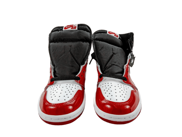 NIKE AJ1 Retro High OG Fearless